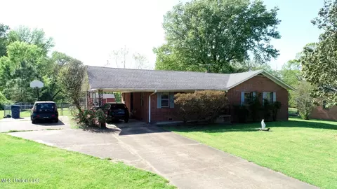 6927 Allen Dr, Horn Lake, MS 38637