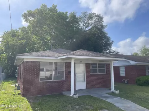 225 Couevas St, Biloxi, MS 39530