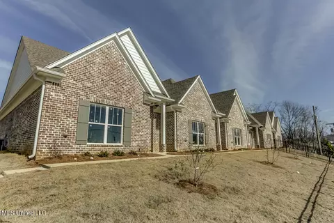 Exterior - 192 E South St, Hernando, MS 38632 photo 7 of 8