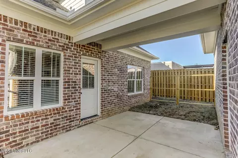Exterior - 192 E South St, Hernando, MS 38632 photo 2 of 8