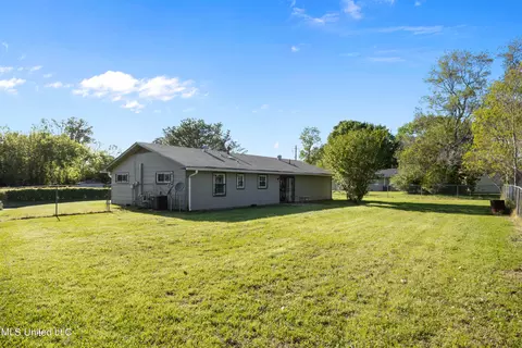 Exterior - 3482 Carley Dr, Jackson, MS 39213 photo 7 of 8
