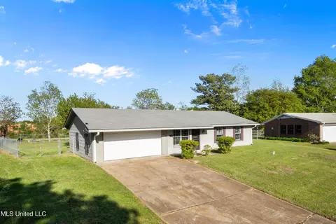 Exterior - 3482 Carley Dr, Jackson, MS 39213 photo 3 of 8
