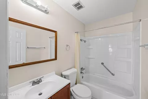 Bath - 3482 Carley Dr, Jackson, MS 39213 photo 2 of 2