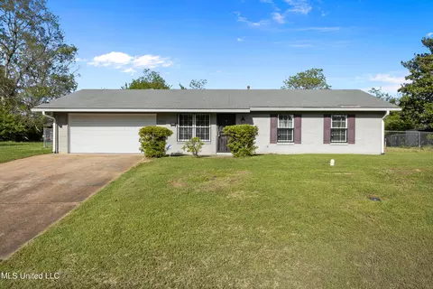 3482 Carley Dr, Jackson, MS 39213
