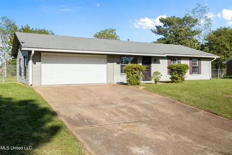 Exterior - 3482 Carley Dr, Jackson, MS 39213 photo 5 of 8