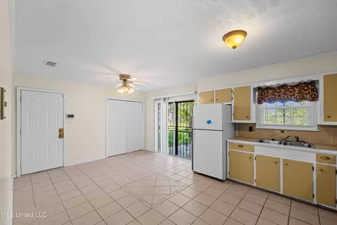 Kitchen - 3482 Carley Dr, Jackson, MS 39213 photo 1 of 3