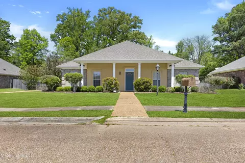 206 Kirkwood Dr, Clinton, MS 39056