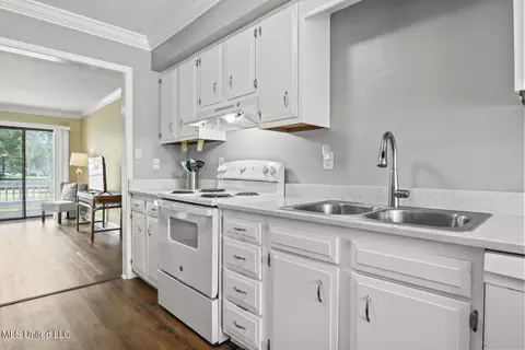 Kitchen - 406 Highpoint Dr, Diamondhead, MS 39525 photo 1 of 2