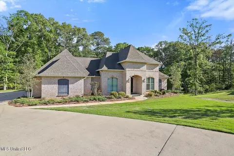 Exterior - 126 Ridgetop Cir, Flowood, MS 39232 photo 3 of 11