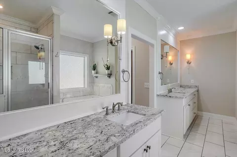 Bath - 126 Ridgetop Cir, Flowood, MS 39232 photo 2 of 5