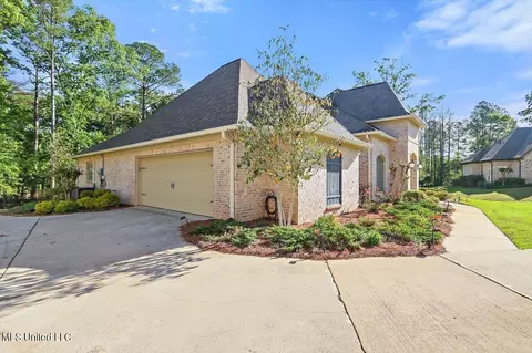 Exterior - 126 Ridgetop Cir, Flowood, MS 39232 photo 4 of 11