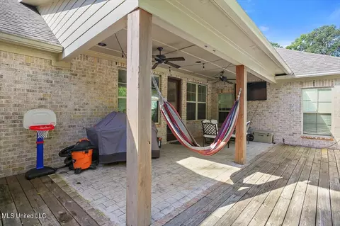 Exterior - 126 Ridgetop Cir, Flowood, MS 39232 photo 6 of 11
