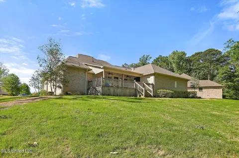 Exterior - 126 Ridgetop Cir, Flowood, MS 39232 photo 8 of 11
