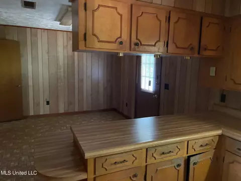 Kitchen - 7420 County Line Rd, Carthage, MS 39051 photo 4 of 4