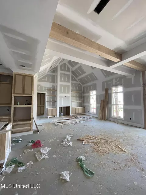 Living - 260 Disciple Dr, Brandon, MS 39047 photo 1 of 2