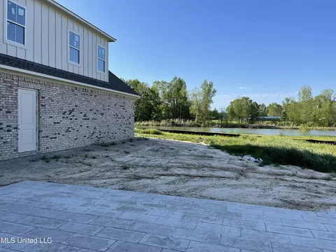 Exterior - 260 Disciple Dr, Brandon, MS 39047 photo 2 of 7