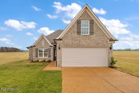 2458 Dela Dr, Southaven, MS 38672