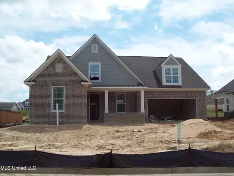 9673 Crape Myrtle Dr, Olive Branch, MS 38654