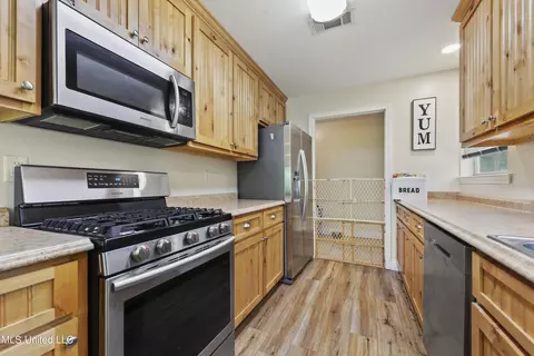 Kitchen - 18924 Busby Rd, Vancleave, MS 39565 photo 2 of 3