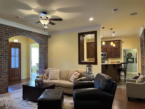 Living - 604 Ashwood Dr, Wiggins, MS 39577 photo 5 of 5