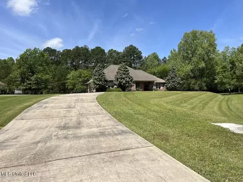 604 Ashwood Dr, Wiggins, MS 39577