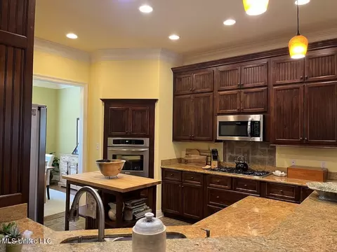 Kitchen - 604 Ashwood Dr, Wiggins, MS 39577 photo 2 of 4