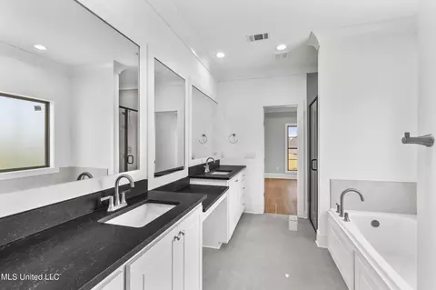 Bath - 504 Portner Dr, Canton, MS 39046 photo 1 of 3