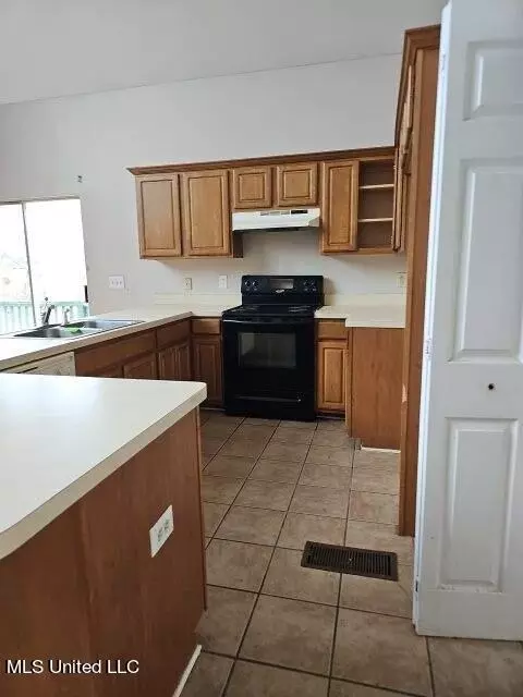 Kitchen - 1399 Hwy 49 Frontage Rd, Bentonia, MS 39040 photo 3 of 3