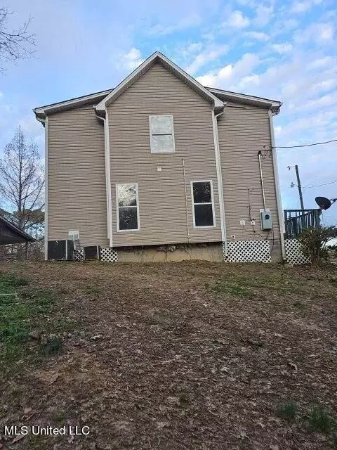 Exterior - 1399 Hwy 49 Frontage Rd, Bentonia, MS 39040 photo 2 of 3