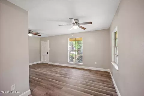 Living - 2516 Montebello Drive Dr, Jackson, MS 39213 photo 2 of 2