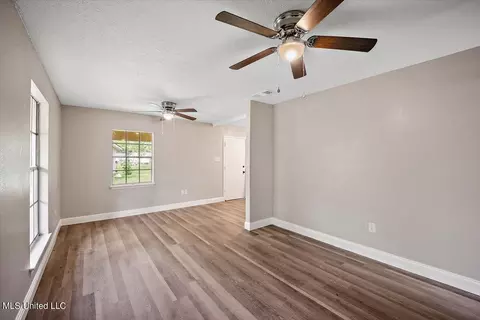 Living - 2516 Montebello Drive Dr, Jackson, MS 39213 photo 1 of 2