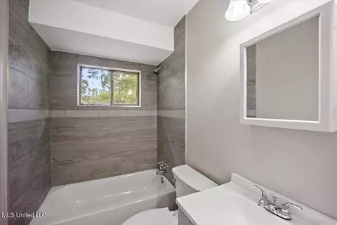 Bath - 2516 Montebello Drive Dr, Jackson, MS 39213 photo 1 of 1