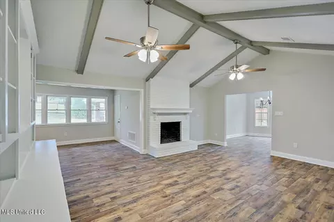 Living - 51 Summit Ridge Dr, Brandon, MS 39042 photo 1 of 4