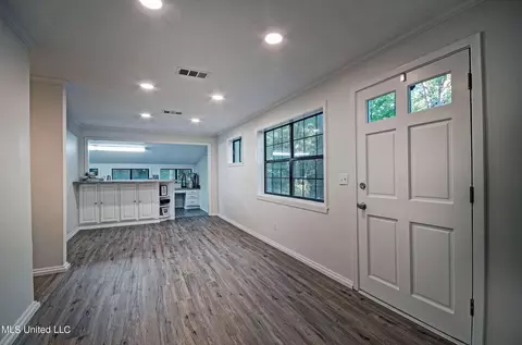 Entry Way - 102 Hickory Holw, Florence, MS 39073 photo 2 of 2