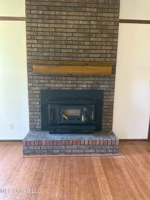 Living - 1948 Tina Dr, Hernando, MS 38632 photo 3 of 3