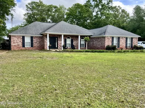9809 Pine Trl, Vancleave, MS 39565