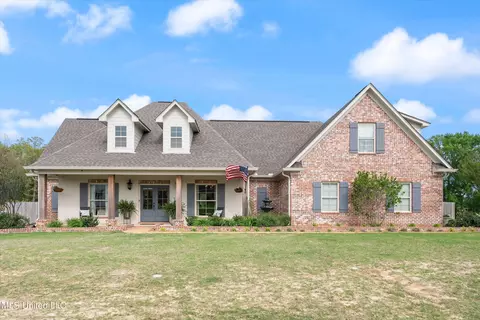 104 Carolina Pt, Senatobia, MS 38668