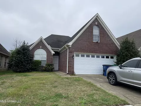 9013 William Paul Dr, Olive Branch, MS 38654