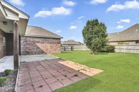 Exterior - 511 Kate Lofton Dr, Brandon, MS 39047 photo 4 of 6