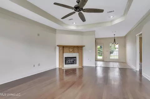 Living - 511 Kate Lofton Dr, Brandon, MS 39047 photo 1 of 1
