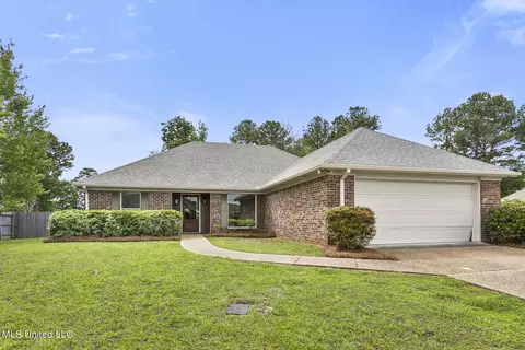 327 Kings Ridge Cir, Brandon, MS 39047