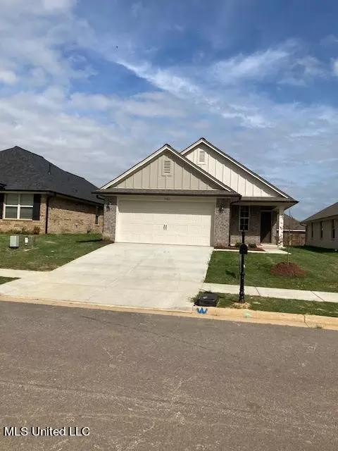 7924 Gardendale Dr, Olive Branch, MS 38654