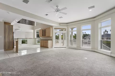 Living - 2003 Claudette Ct, Biloxi, MS 39531 photo 4 of 10