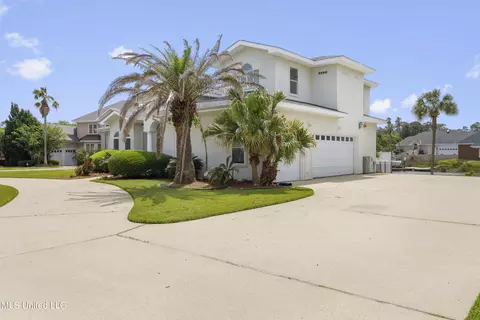 Exterior - 2003 Claudette Ct, Biloxi, MS 39531 photo 4 of 11