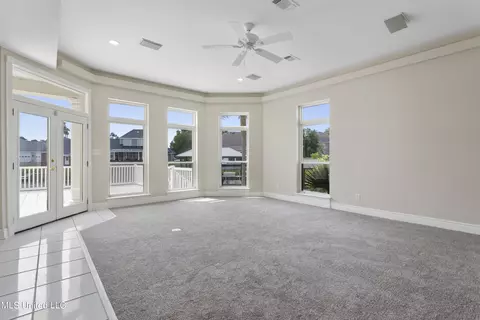 Living - 2003 Claudette Ct, Biloxi, MS 39531 photo 2 of 10