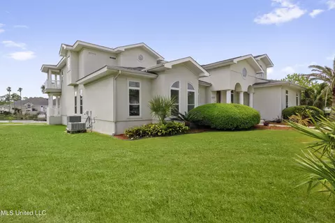 Exterior - 2003 Claudette Ct, Biloxi, MS 39531 photo 3 of 11