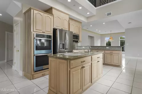 Kitchen - 2003 Claudette Ct, Biloxi, MS 39531 photo 4 of 9