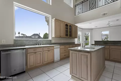 Kitchen - 2003 Claudette Ct, Biloxi, MS 39531 photo 3 of 9