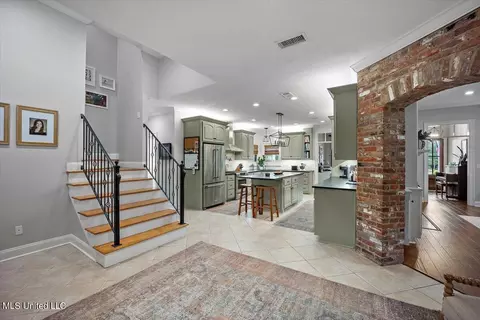 Entry Way - 204 Catherine Cor, Brandon, MS 39047 photo 3 of 5