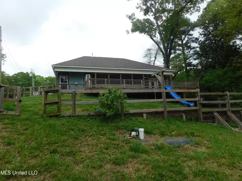 Exterior - 1457 N Thunderbird, Hernando, MS 38632 photo 8 of 9